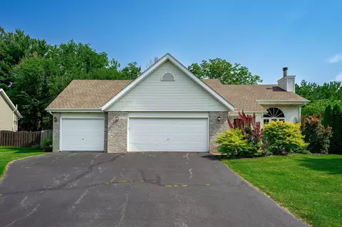 5940 Denbury Ln, Loves Park, IL 61111