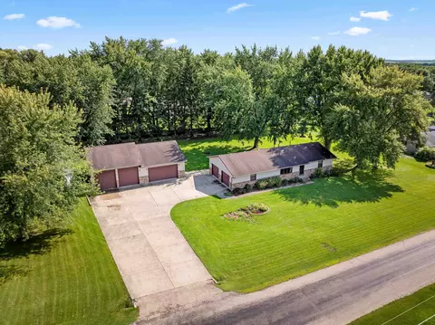 2389 Sunset Dr, Freeport, IL 61032 photo 36