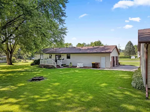 2389 Sunset Dr, Freeport, IL 61032 photo 31