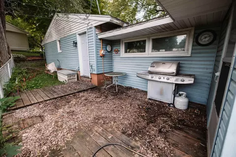 Exterior - 1435 Winter Dr, Freeport, IL 61032 photo 4 of 6