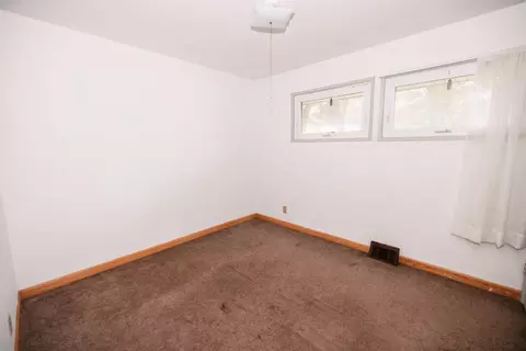 Bedroom - 1435 Winter Dr, Freeport, IL 61032 photo 1 of 11