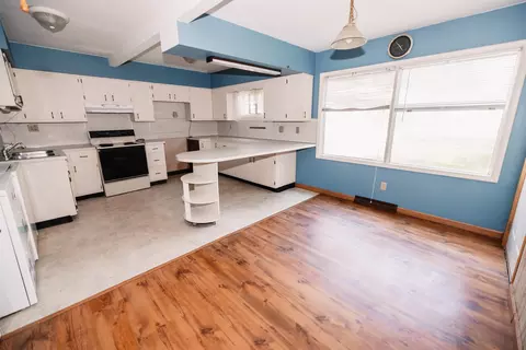 Kitchen - 1435 Winter Dr, Freeport, IL 61032 photo 1 of 4
