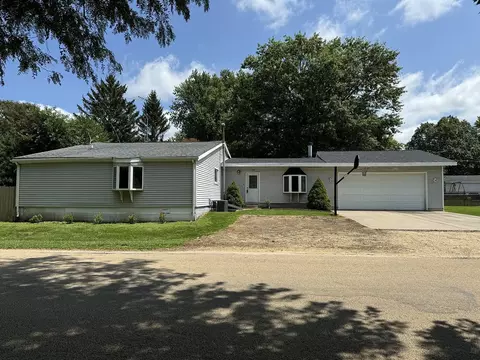 309 S Walnut St, Shannon, IL 61078