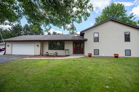 106 Splendor Ct, Stillman Valley, IL 61084