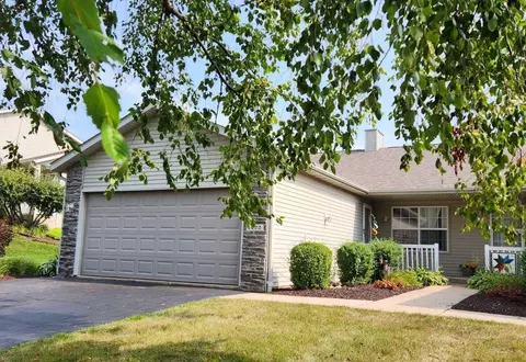 1422 Crimson Ridge Ln, Byron, IL 61010