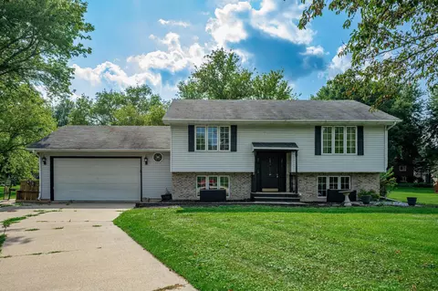 211 SE Brandywine Dr, Poplar Grove, IL 61065