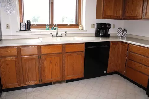 1 Grandview Dr # -7, Lanark, IL 61046 photo 12