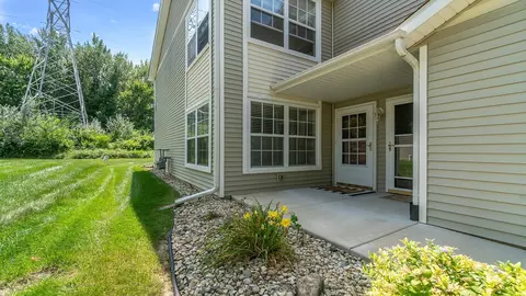 5113 Diane Ct, Rockford, IL 61108