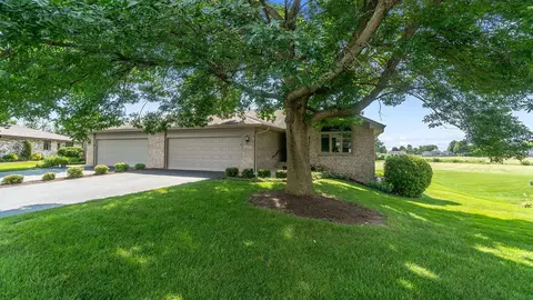6597 Swanson Ct, Rockford, IL 61109