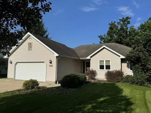 102 S Westview Dr, Lanark, IL 61046