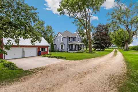 1448 N Walker, Dixon, IL 61021 photo 2
