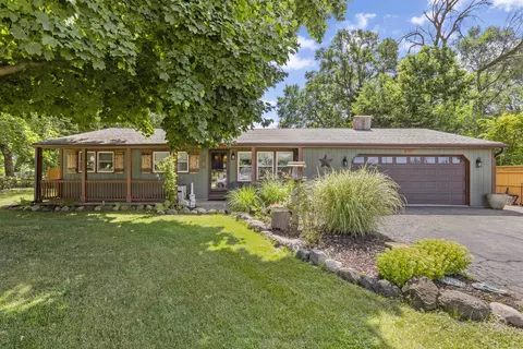 905 Watts Ave, Rockton, IL 61072