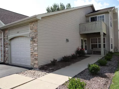 7658 Creek Bend Rd, Rockford, IL 61114