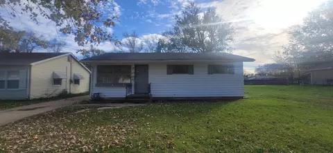 223 Clara Ave, Rockford, IL 61104