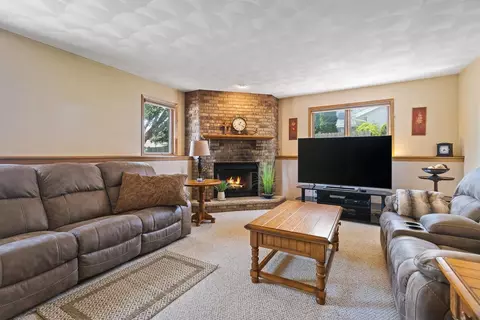 6803 Hartwig Dr, Cherry Valley, IL 61016 photo 17