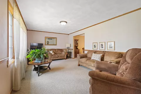 6803 Hartwig Dr, Cherry Valley, IL 61016 photo 9