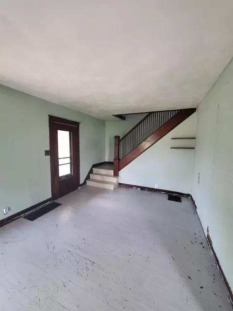Living - 1114 S Fruit, Freeport, IL 61032 photo 1 of 3