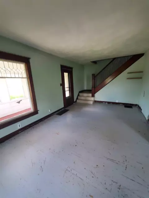 Living - 1114 S Fruit, Freeport, IL 61032 photo 3 of 3