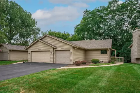 4340 Towhee Trl, Loves Park, IL 61111