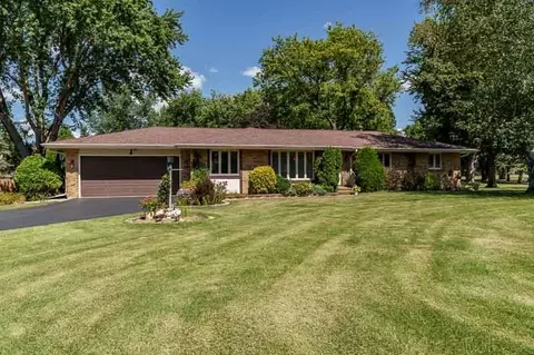 8279 Pueblo Dr, Rockford, IL 61103