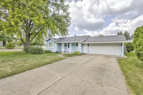 800 Clifford Ave, Loves Park, IL 61111
