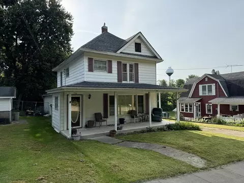 716 S Jackson St, Mount Carroll, IL 61053
