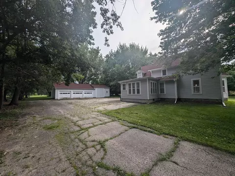 Exterior - 411 E Main St, Durand, IL 61024 photo 2 of 3