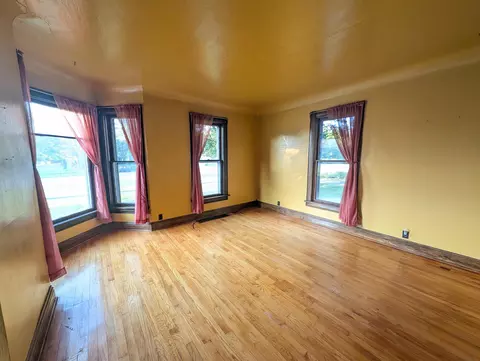 Living - 411 E Main St, Durand, IL 61024 photo 3 of 4