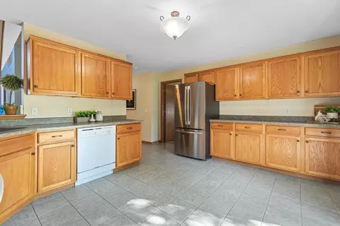 1216 Union Dr, Davis Junction, IL 61020 photo 9
