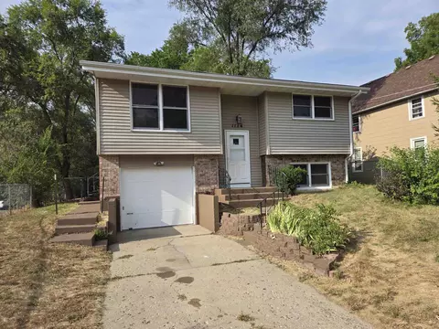 1114 Benton St, Rockford, IL 61107