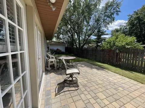 Exterior - 130 Stonehurst Dr, Elgin, IL 60120 photo 4 of 7