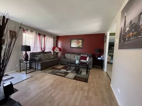 Living - 130 Stonehurst Dr, Elgin, IL 60120 photo 1 of 5