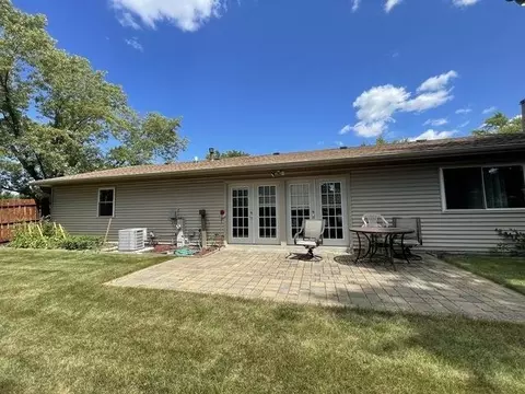 Exterior - 130 Stonehurst Dr, Elgin, IL 60120 photo 5 of 7