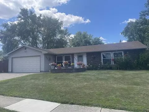 130 Stonehurst Dr, Elgin, IL 60120