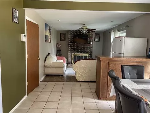Living - 130 Stonehurst Dr, Elgin, IL 60120 photo 4 of 5