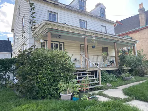 811 W Stephenson St, Freeport, IL 61032