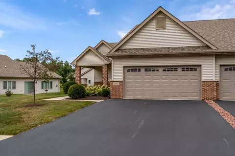 6252 White Berry Ln, Loves Park, IL 61111
