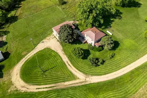 15074 Doty Rd, Pecatonica, IL 61063