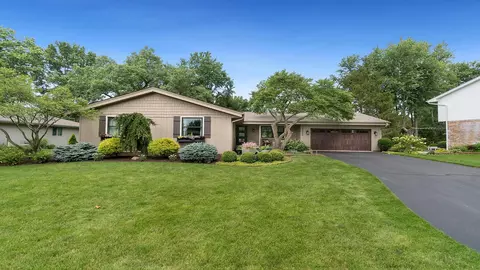 3360 Lansdale Dr, Rockford, IL 61114