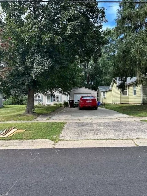 620 Grand Ave, Loves Park, IL 61111