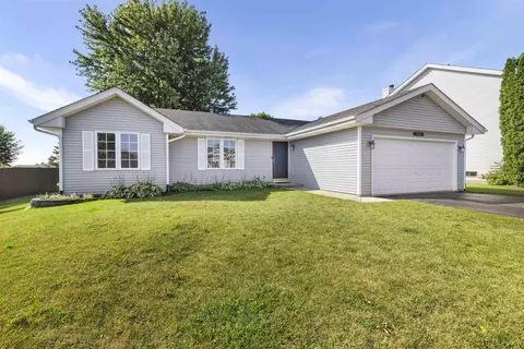 13084 Springhill Dr, Winnebago, IL 61088