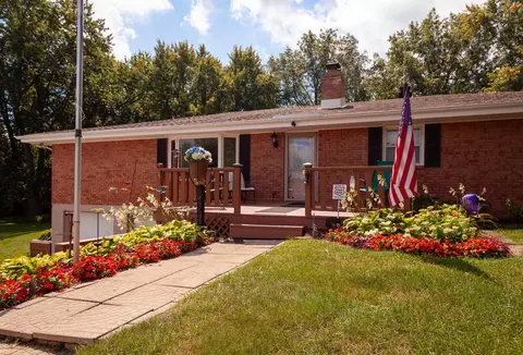 8963 Elevator Rd, Roscoe, IL 61073 photo 3