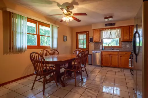 8963 Elevator Rd, Roscoe, IL 61073 photo 11