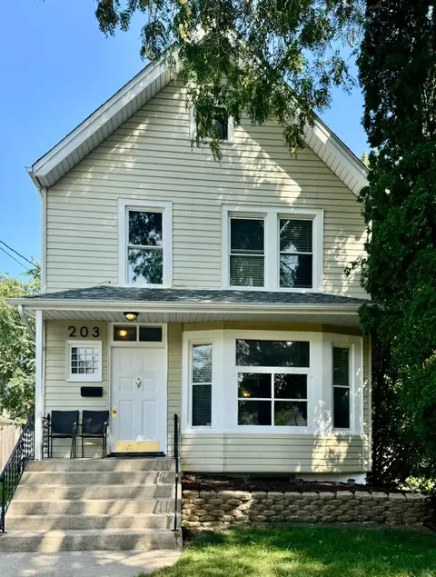 203 N London Ave, Rockford, IL 61107