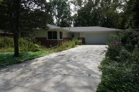 4203 Tallwood Dr, Rockford, IL 61114