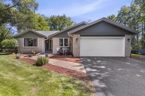 11535 Bowen Ct, Roscoe, IL 61073