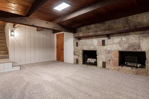 Living - 8272 E Crockett Rd, Roscoe, IL 61073 photo 4 of 5