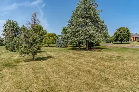 Exterior - 8272 E Crockett Rd, Roscoe, IL 61073 photo 5 of 11