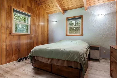Bedroom - 8272 E Crockett Rd, Roscoe, IL 61073 photo 1 of 7
