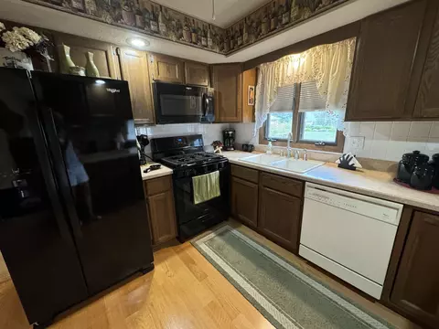 12255 Rae Ann Rd, Roscoe, IL 61073 photo 9
